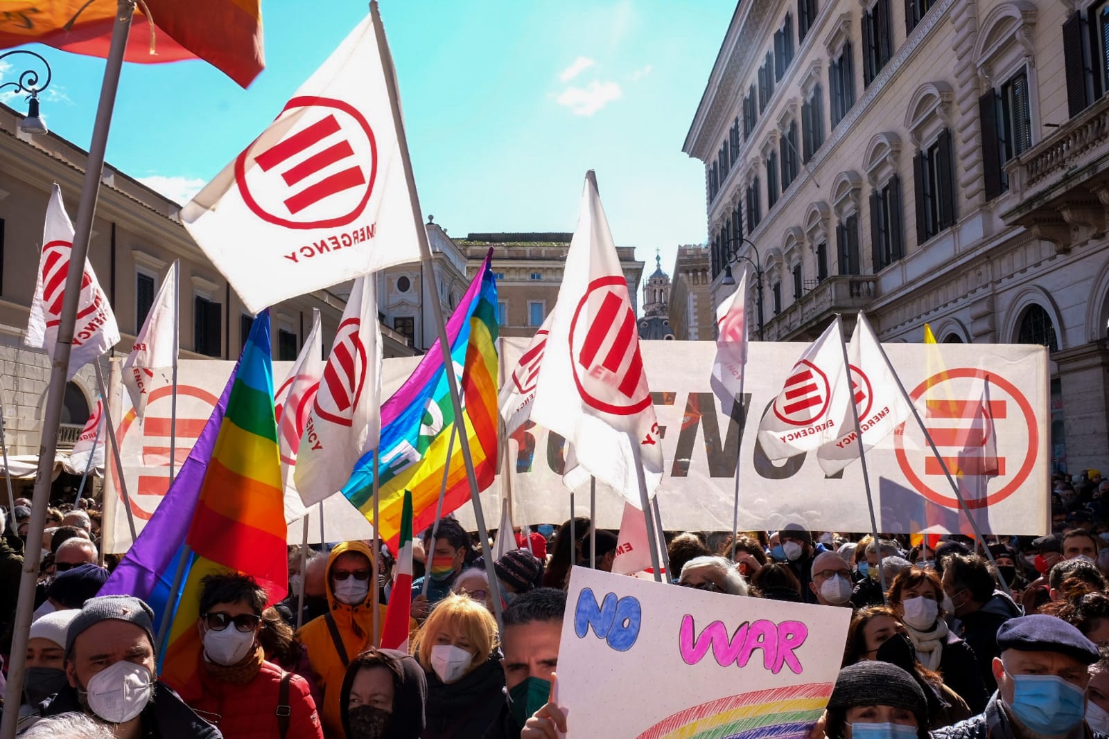 In piazza contro la guerra
