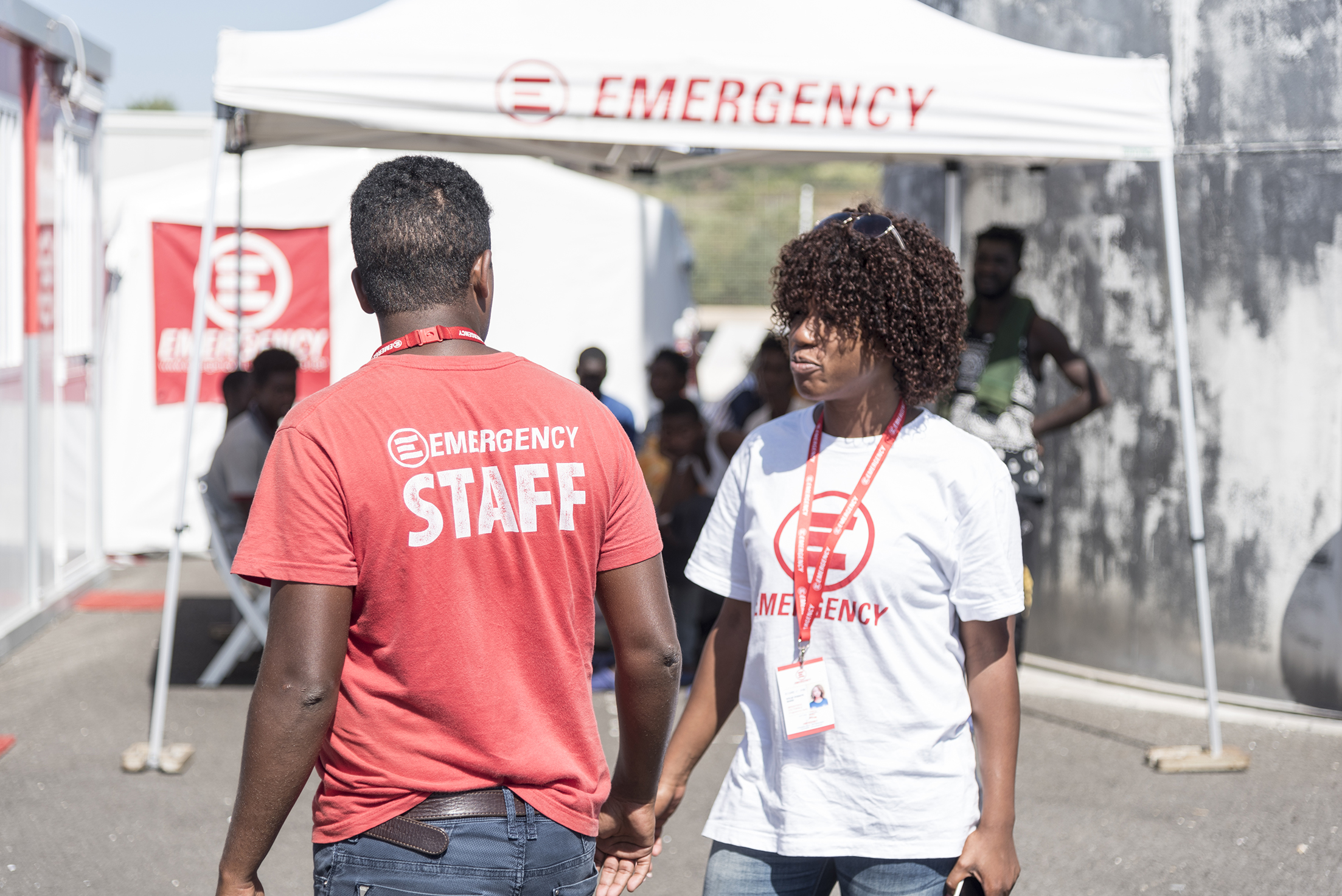 Il nostro staff al Porto di Augusta, dove offriamo le prime cure ai migranti nella fase immediatamente successiva all&rsquo;arrivo,