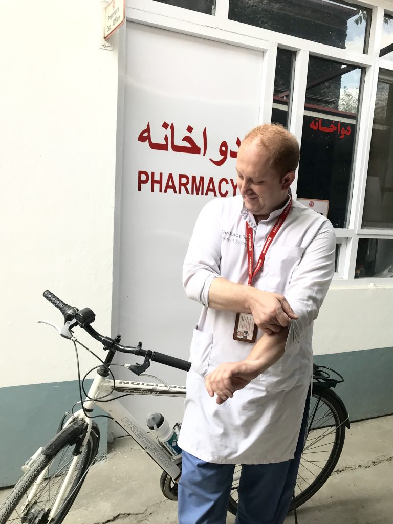 &ldquo;Pap&agrave;, stanno combattendo&rdquo;