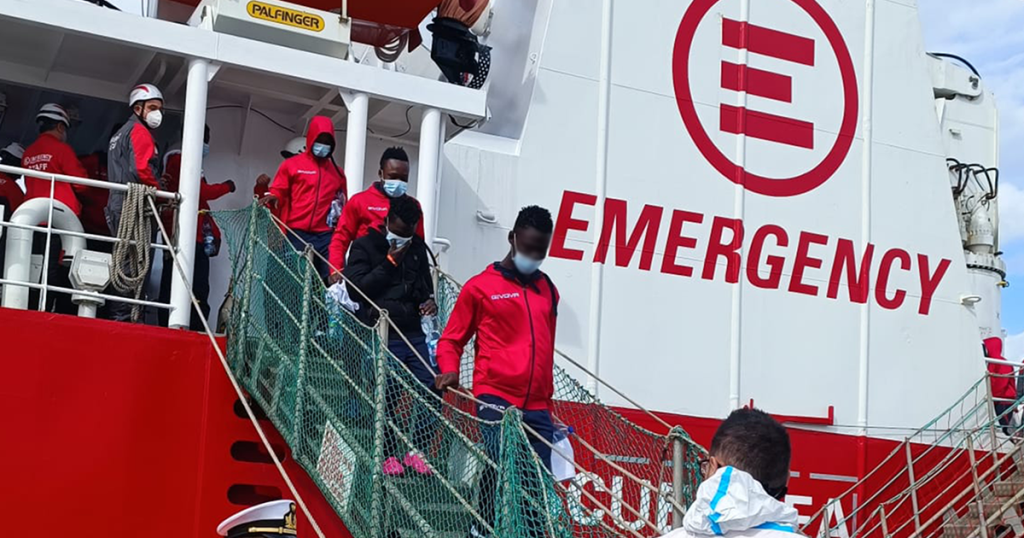 Life Support | Concluso sbarco a Brindisi dei 105 naufraghi soccorsi