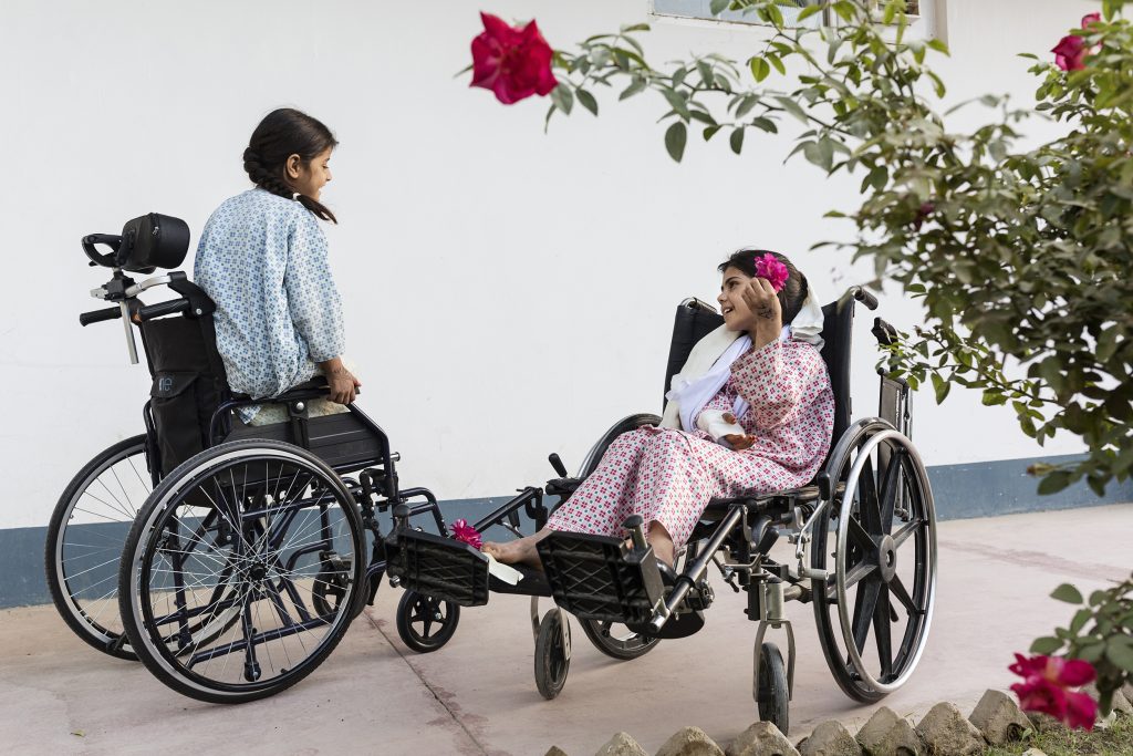 Cos&igrave; Walas Bibi e Zubaida cercano di dimenticare il dolore delle ferite