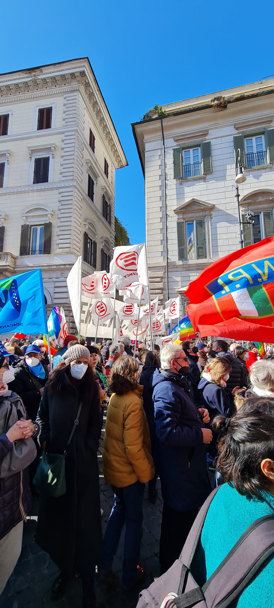 In piazza contro la guerra