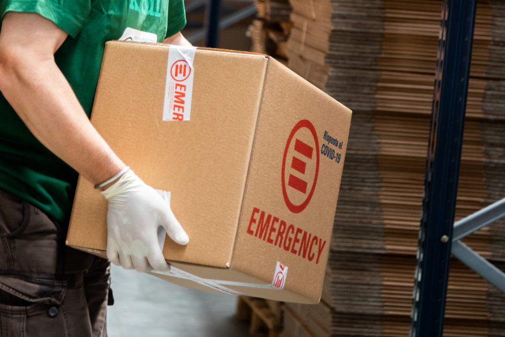 COVID-19 | EMERGENCY: LA DISTRIBUZIONE DI CIBO E BENI CONTRO LE NUOVE POVERT&Agrave; ARRIVA ANCHE A NAPOLI