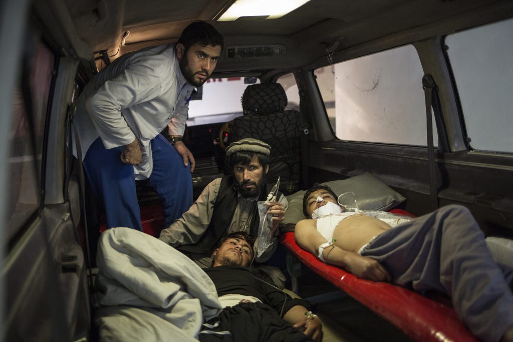 Domenica 10 ottobre al Festival della Fotografia Etica il ricordo di Gino Strada nell&rsquo;evento &ldquo;AFGHANISTAN20. VENTI ANNI DI GUERRA&rdquo;