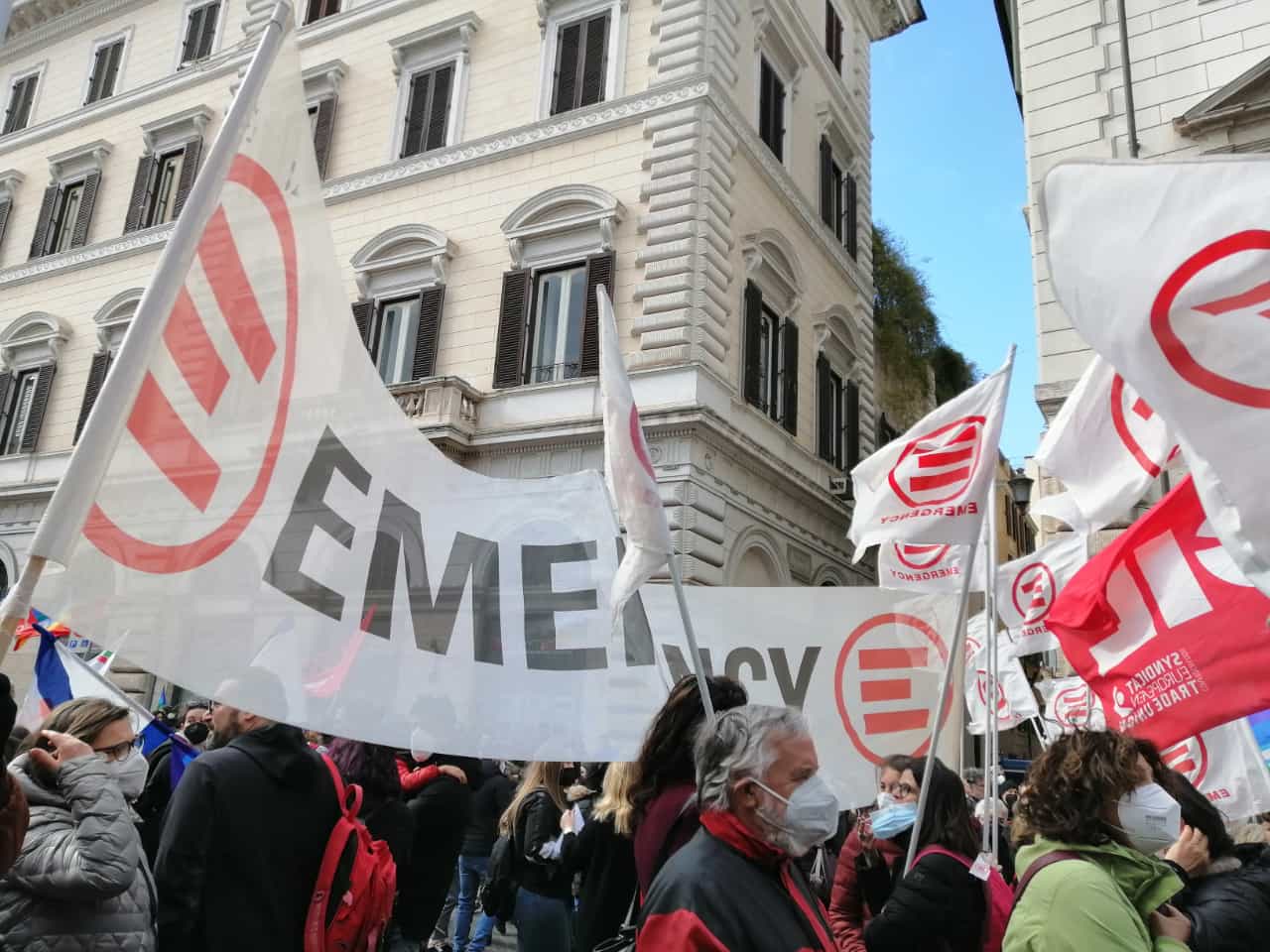 In piazza contro la guerra