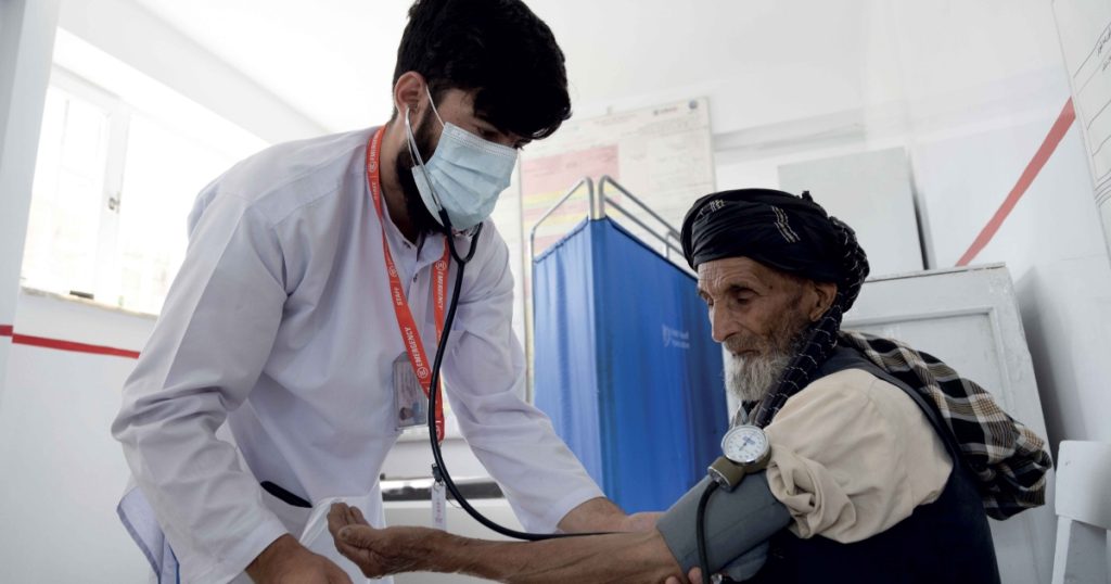 Accesso alle cure in Afghanistan: la voce degli afgani in 10 province