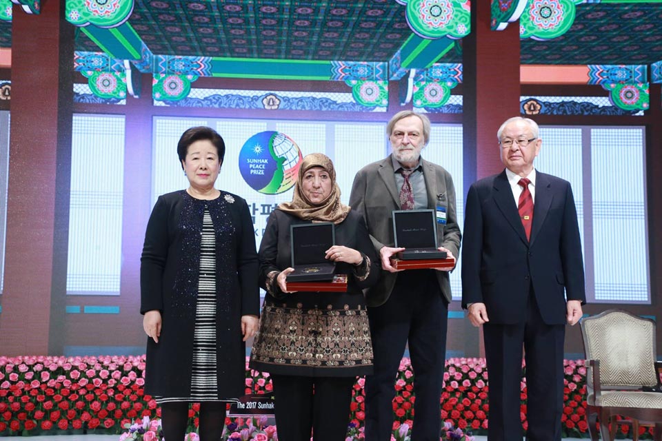 Gino Strada riceve il premio "Sunhak Peace"